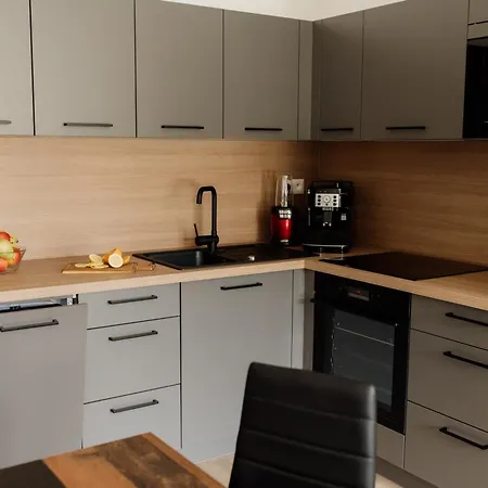 Stylish Near Center With Parking Apartmán *