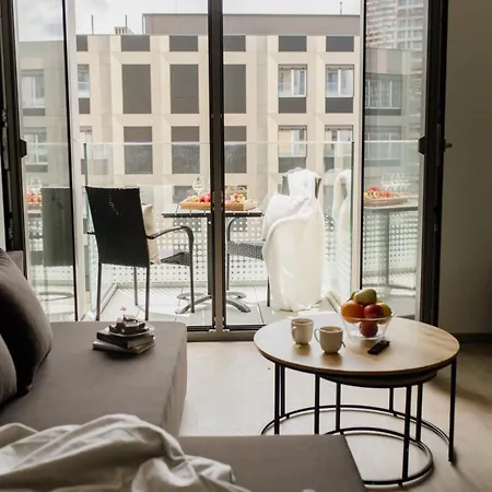 Apartment Stylish Near Center With Parking *