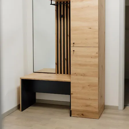 Stylish Near Center With Parking Apartmán